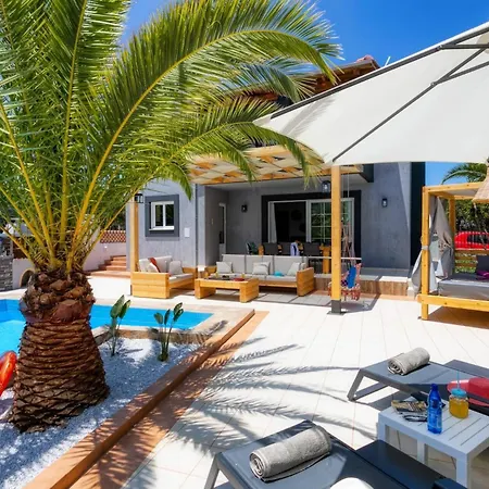 Alpha By Villa Hersonissos (Crete)
