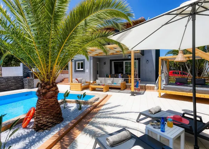 Alpha By Vilă Hersonissos (Crete)