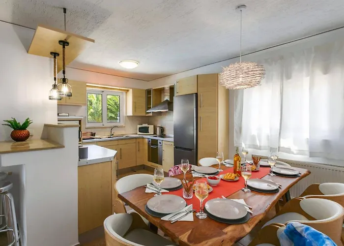 Alpha By Vilă Hersonissos (Crete)